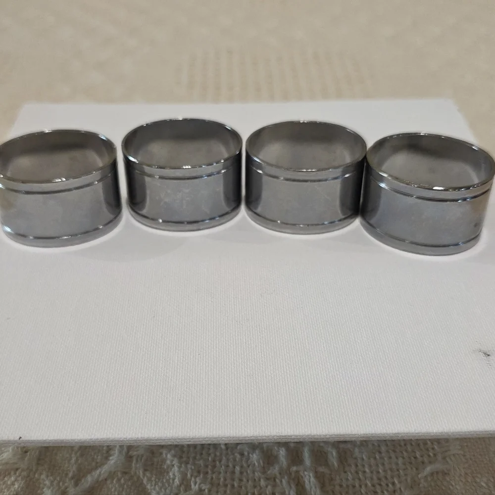 Vintage MCM Retro Chrome Metal Oval Double Line Accent Napkin Rings x 4